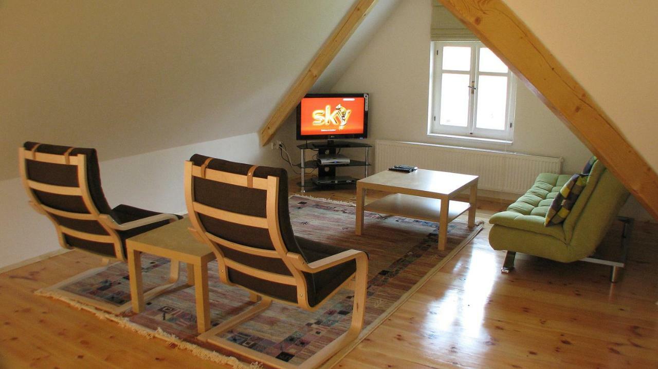 Station House Loft Apartment Obratan Exterior photo